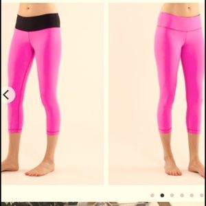 Lululemon Barbie reversible crop neon pink like new